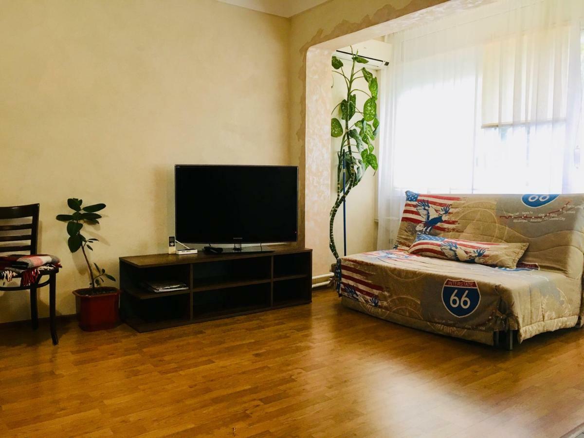 Ferienwohnung Peremohy Avenue 17 Kiew Exterior foto