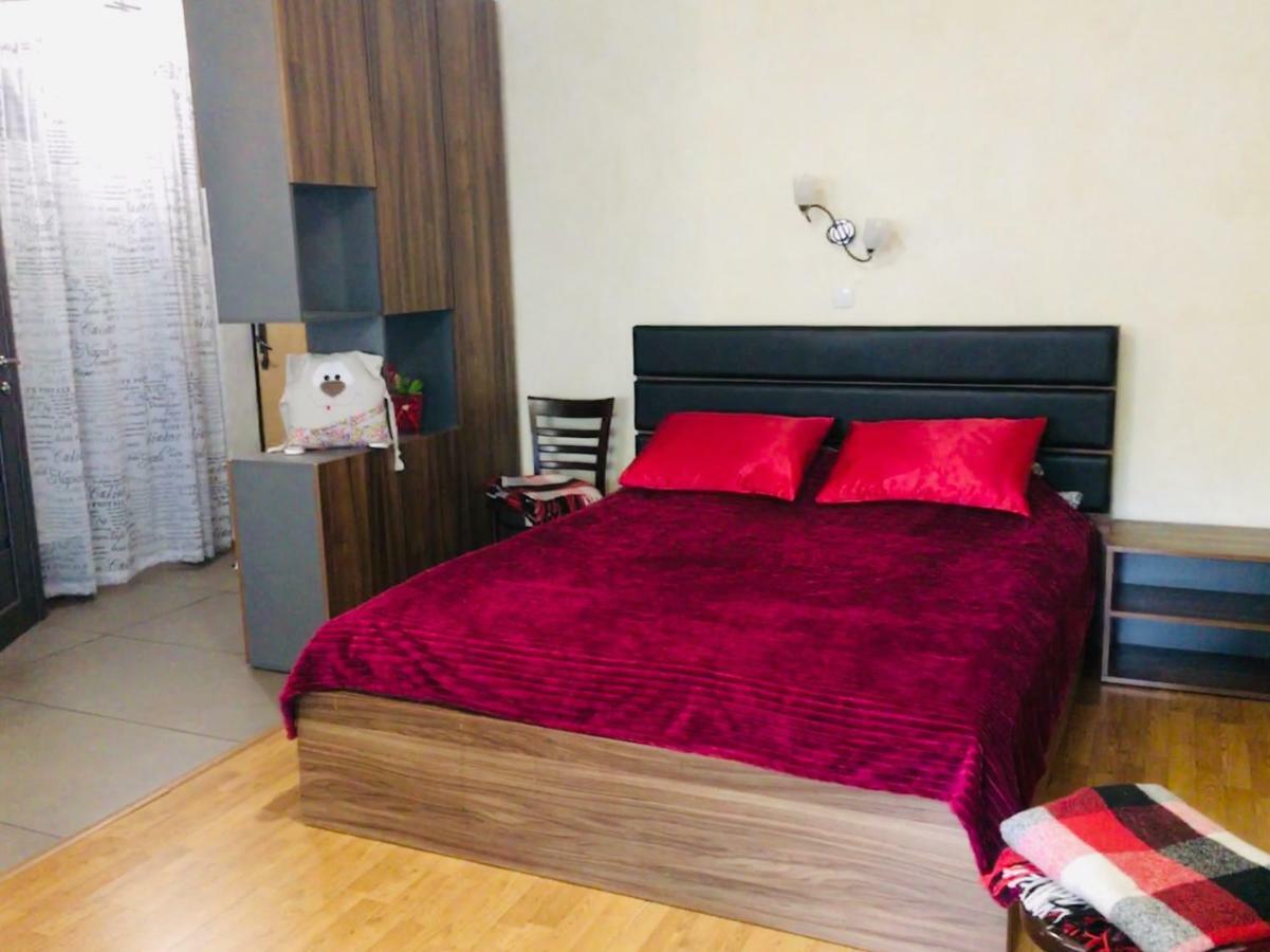 Ferienwohnung Peremohy Avenue 17 Kiew Exterior foto