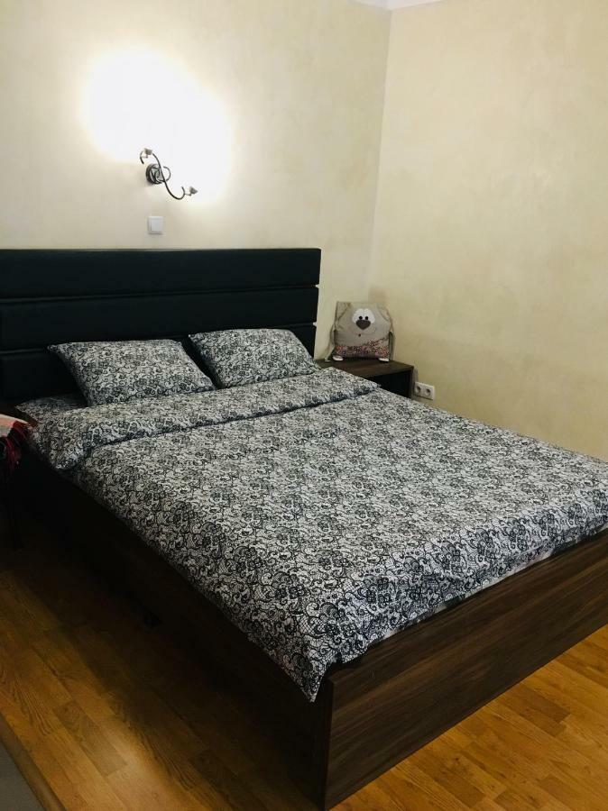 Ferienwohnung Peremohy Avenue 17 Kiew Exterior foto